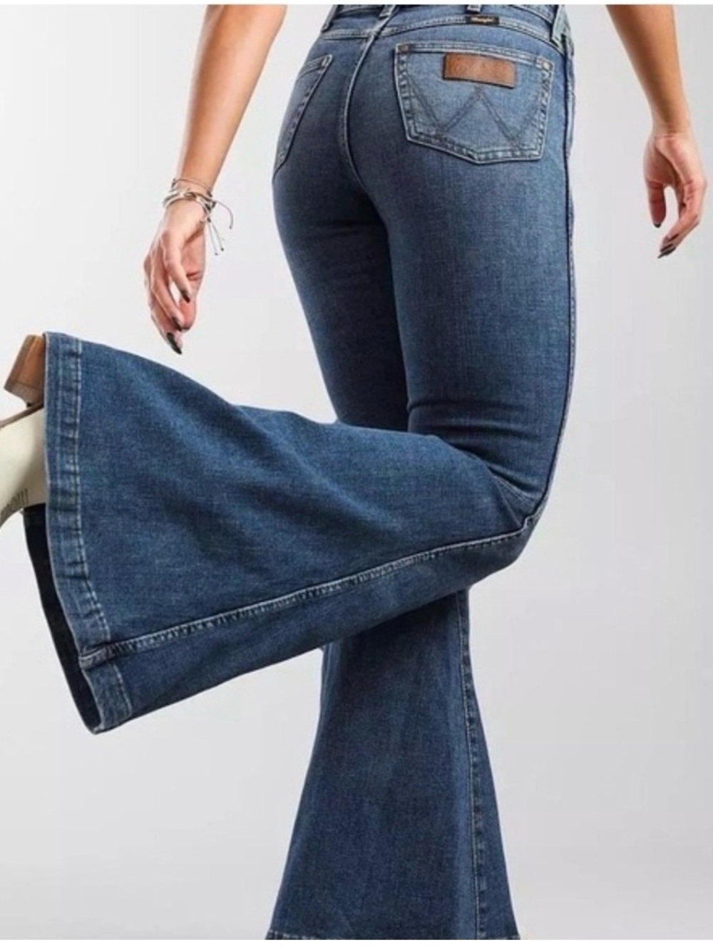 Wrangler Jeans Womens 27 Retro High RiseFlare Bell Bottoms Cowgirl Indie Boho
